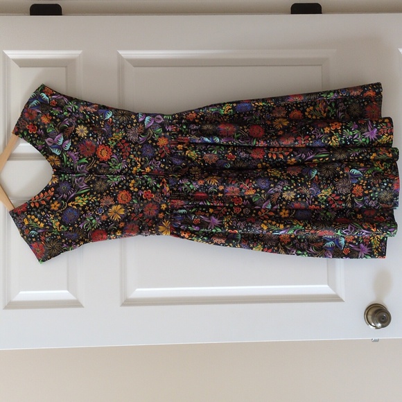 Retrolicious Greta Dress Full Skirt Pockets Black Red Purple Orange Floral - Picture 8 of 13